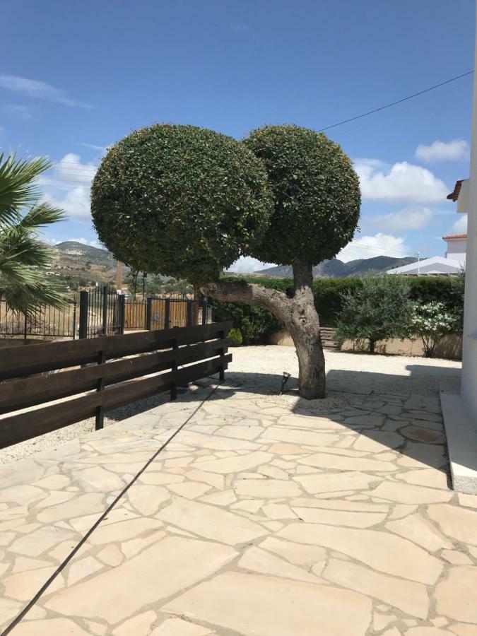 Lilly Pegeia Exterior foto